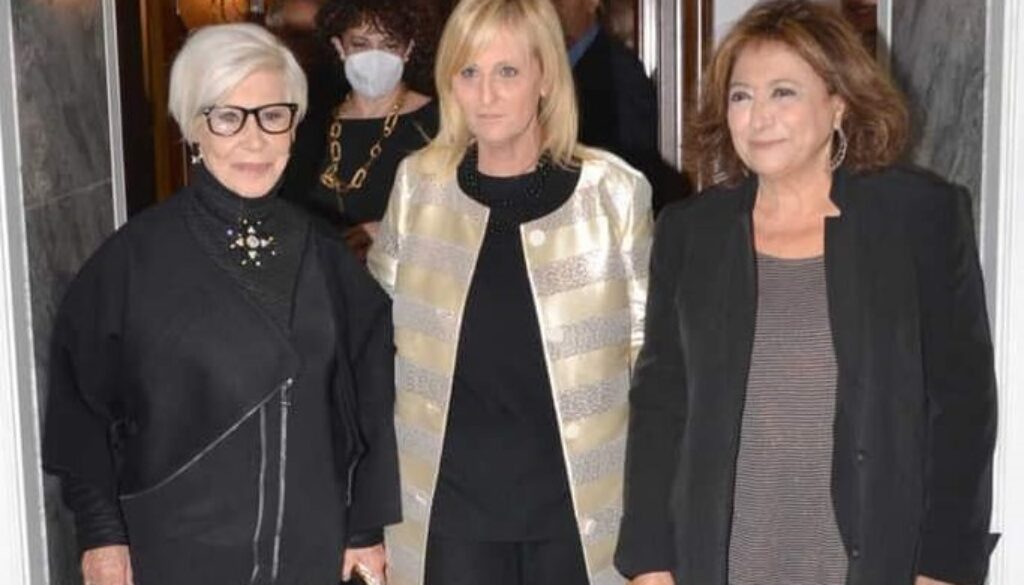 foto anna fendi, carlotta bolognini e laura delli colli