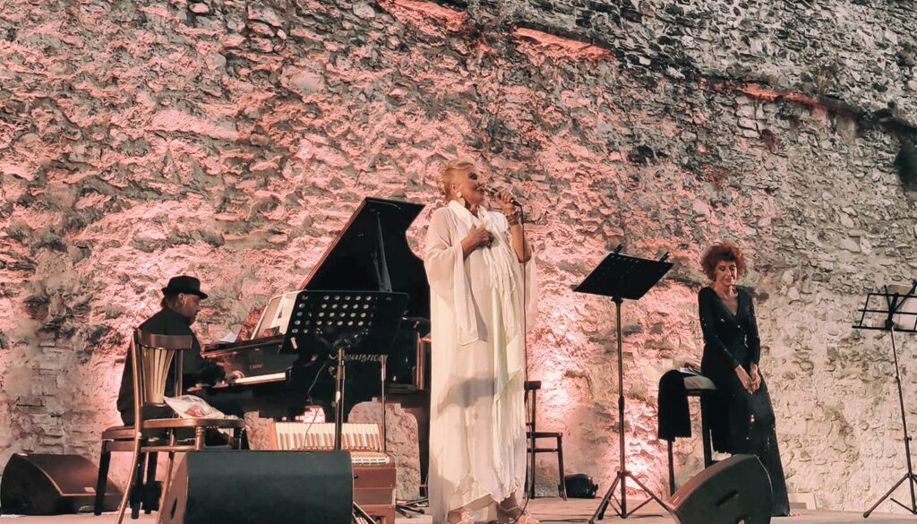 giovanna canta milva