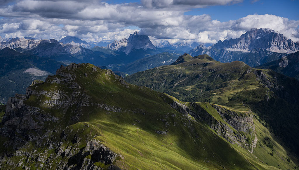 italian routes paesaggio dolomitico