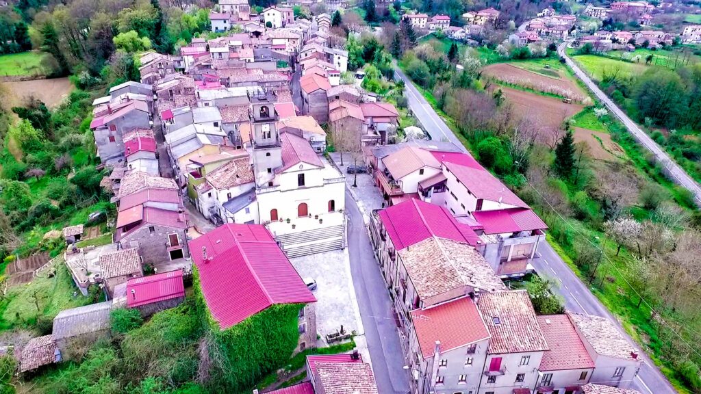 cerrisi piazza dante e panorama