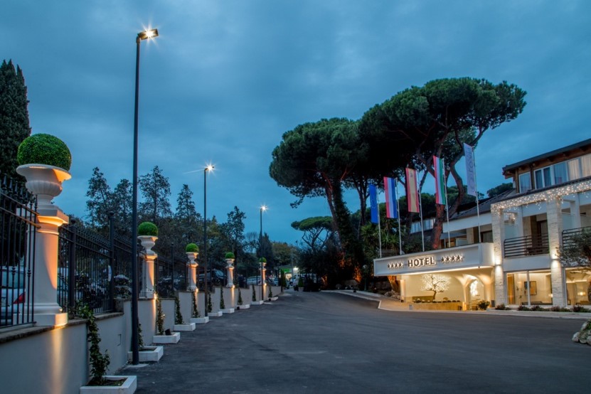 porto roma omnia hotels