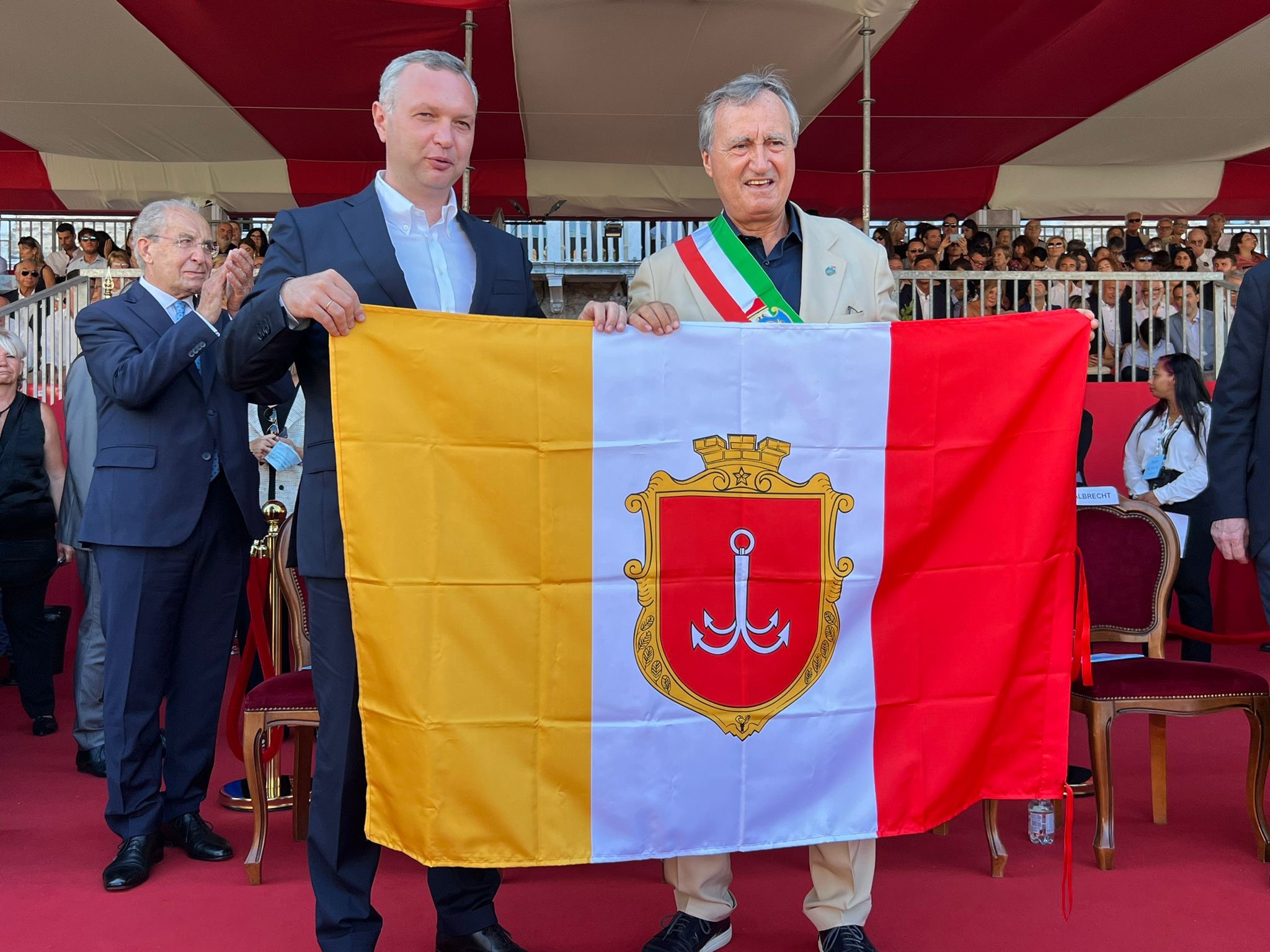 consegna bandiera odessa