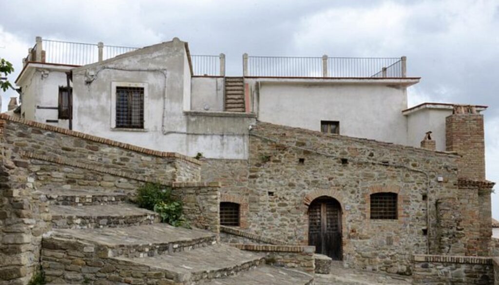 la casa cdel confino