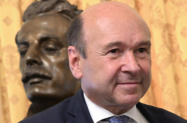 scala apre con opera russa. meyer, no caccia alle streghe
