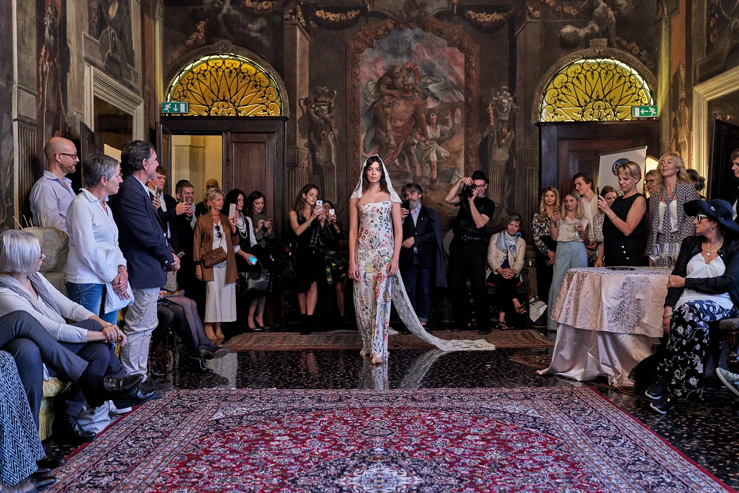 ph.roberto rosa di veraroad pigiami insieme martina vidal a palazzo marin