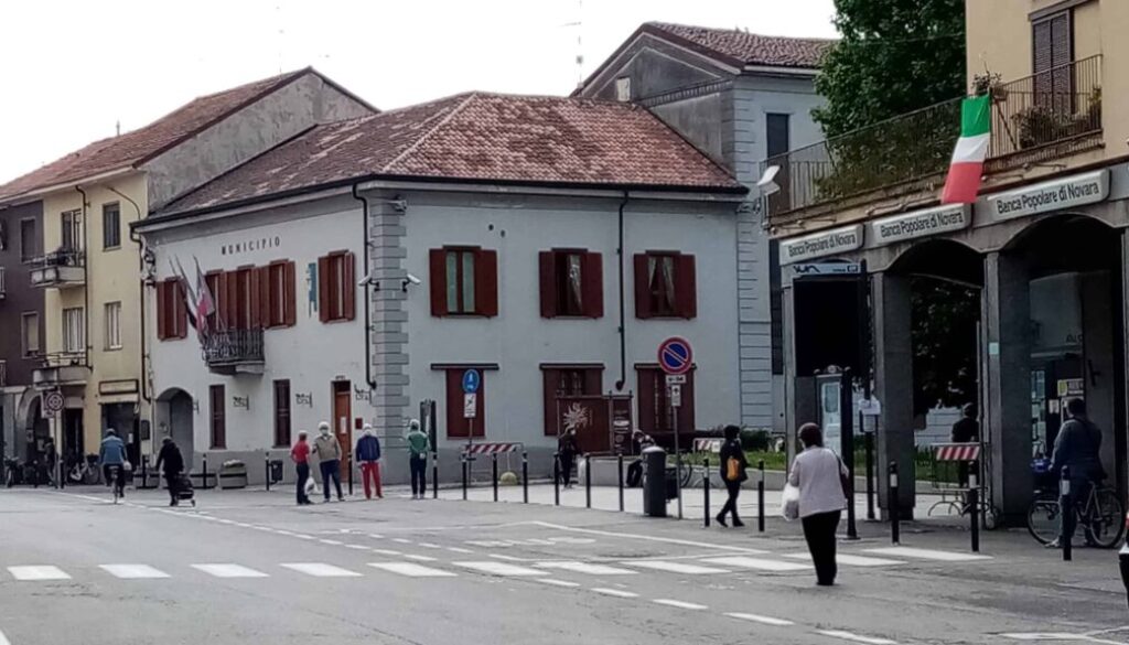 cameri piazza dante 6 maggio ok scaled