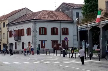 cameri piazza dante 6 maggio ok scaled