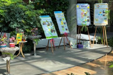 Presentati con un fiore
