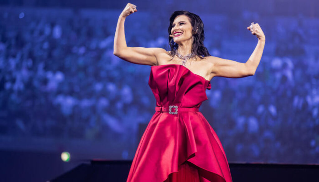 Laura Pausini raduna i fan nella sua Solarolo