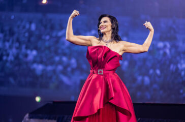 Laura Pausini raduna i fan nella sua Solarolo