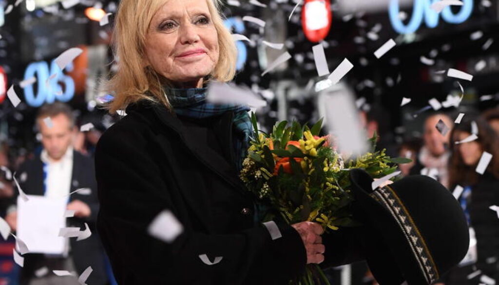 Rita Pavone, sono una guerriera e mi metto in gioco