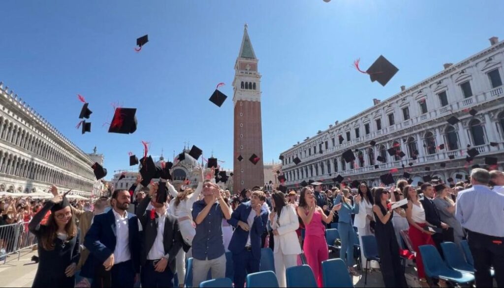 Lancio del tocco a Venezia