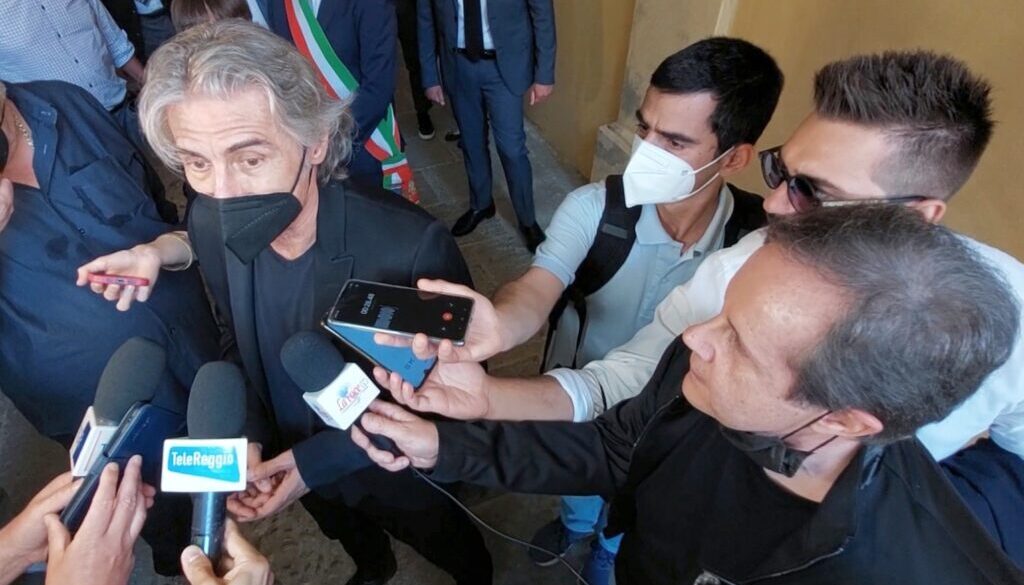 Ligabue, nel nuovo singolo l’omaggio a Roma e a Totti