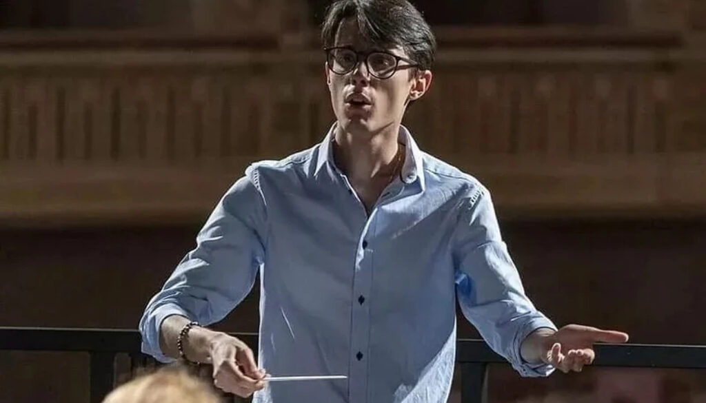 Riccardo Bisatti sul podio dell’Orchestra da Camera Fiorentina