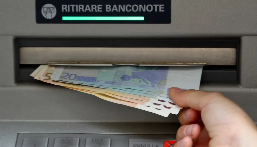 Banche, contanti e ….