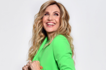 Lorella Cuccarini è YOUGLAM