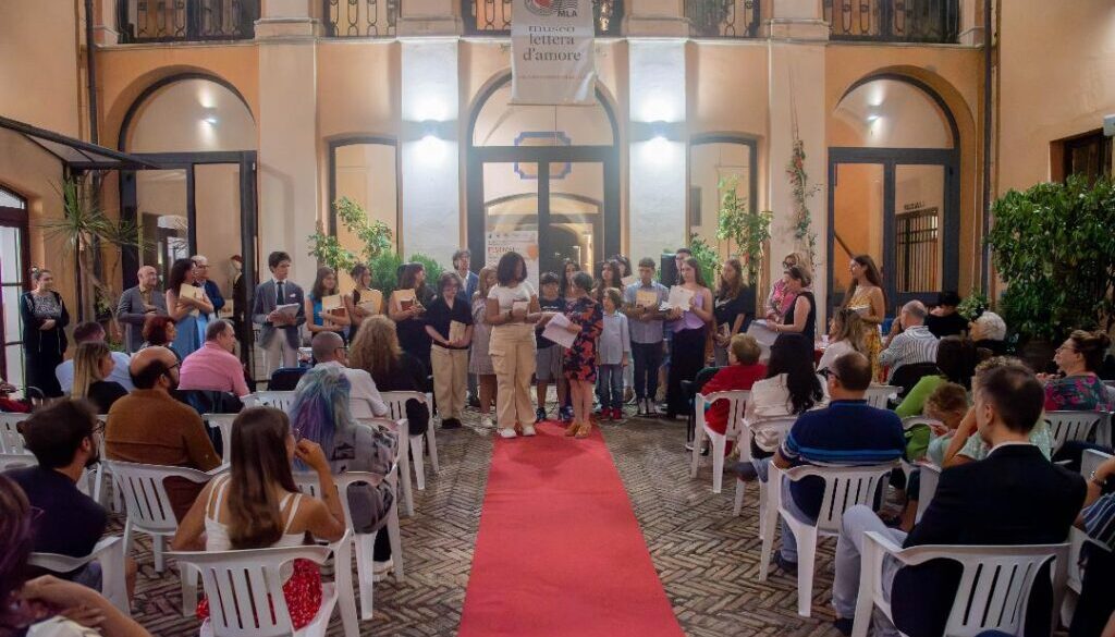 Nasce la prima rete mondiale dei messaggi d’amore