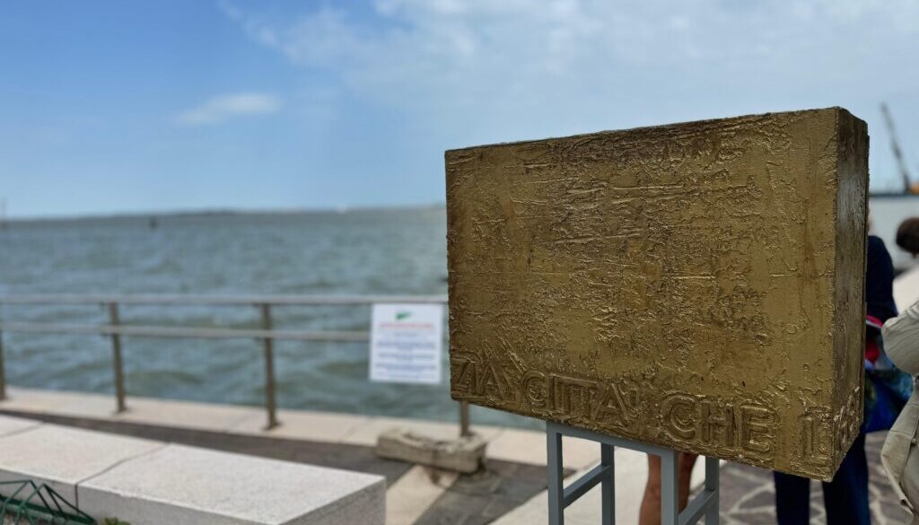 Casette di book crossing a Venezia