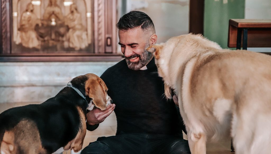 L’abbandono degli animali e l’appello di Don Cosimo Schena