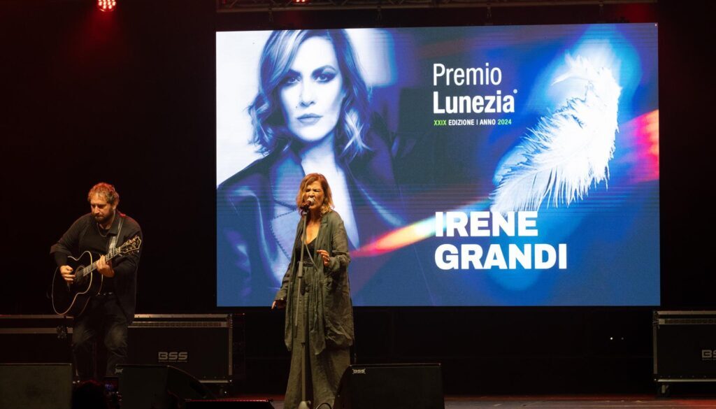 Irene Grandi riceve il Premio Lunezia
