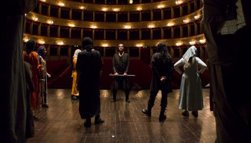 100 Teatri in Cinque Continenti
