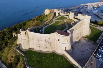 Castelli e fortificazioni in Abruzzo dal VI al XVI secolo