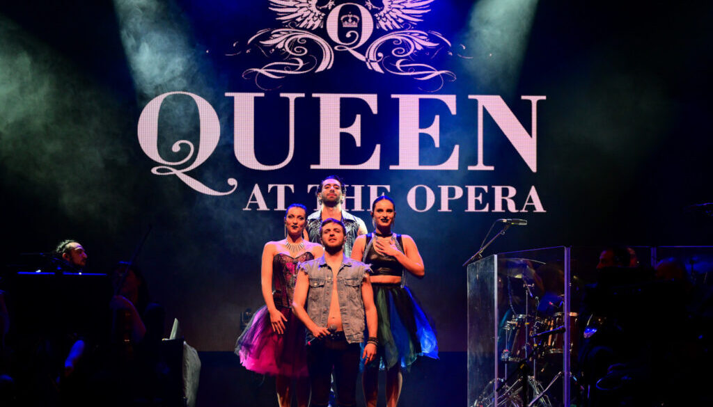 Queen at the Opera, 10th Anniversary Tour