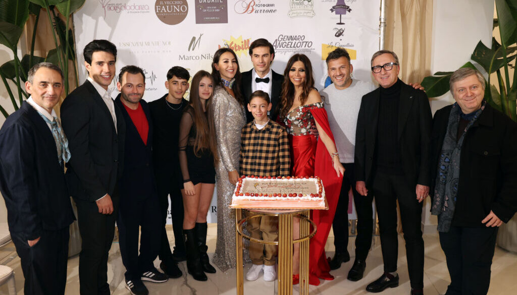 Fashion Gold Christmas 2024