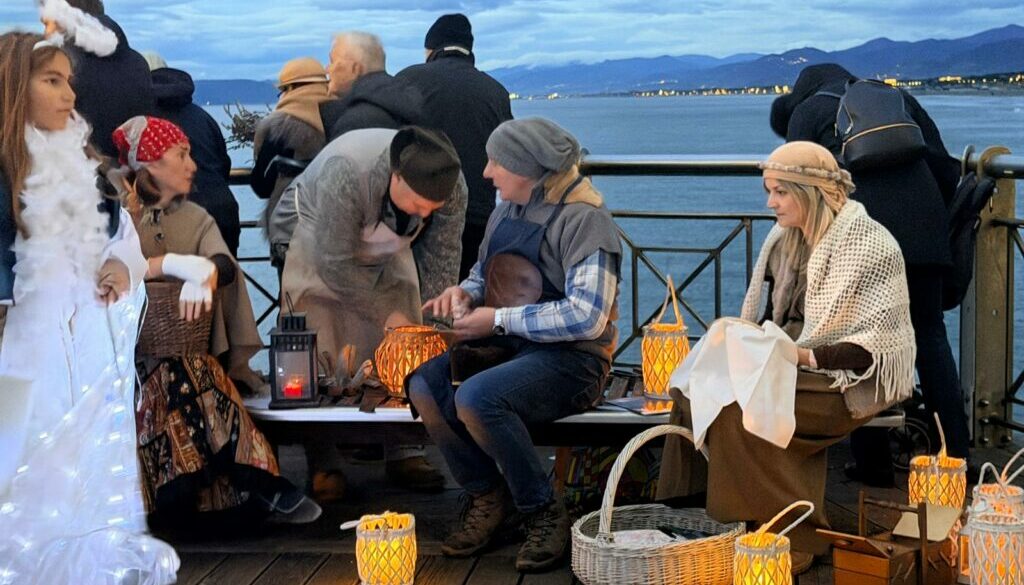 Dal mare di Tonfano nasce il Natale