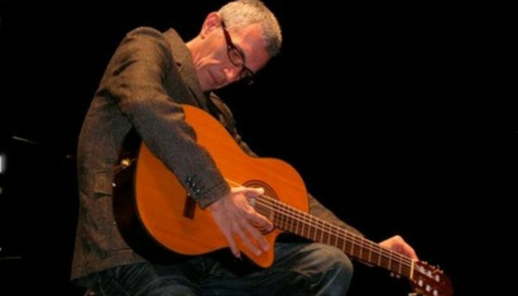 Massimo Altomare: il cantautore poliedrico e senza tempo