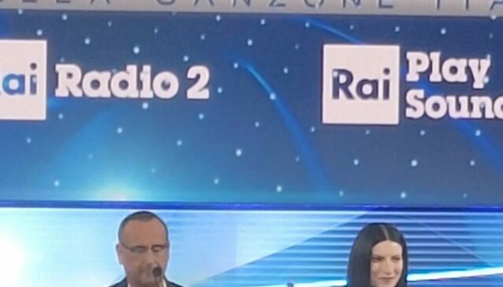 Conti-Pausini tra lacrime per Baudo e varietà musicale